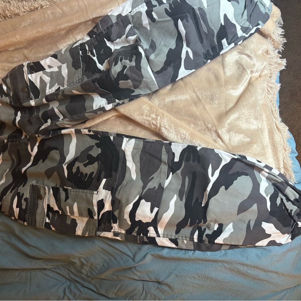 Women's Gray Camo Cargo Pants